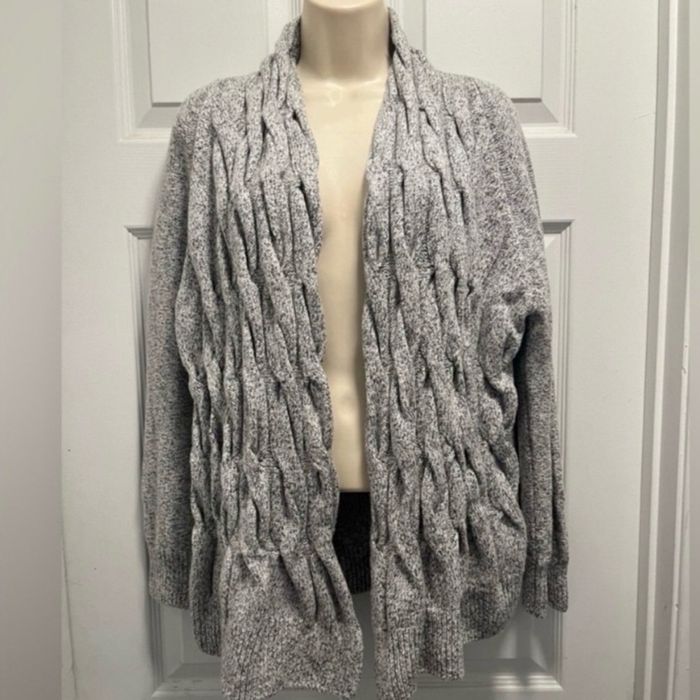 St. John Yellow Label Wool Blend
Knit Gray Metallic Open Cardigan-
L-EUC